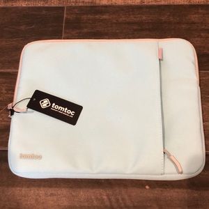 Tomtoc Tiffany Blue Laptop Sleeve NWT
